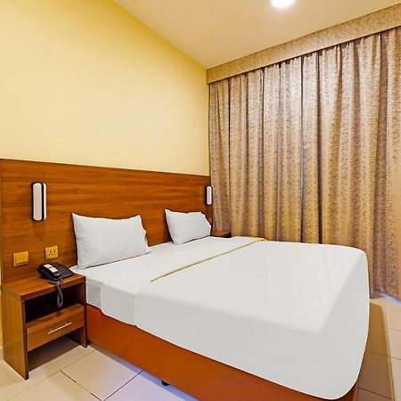 Oyo 925 Emirates Hotel ドバイ エクステリア 写真