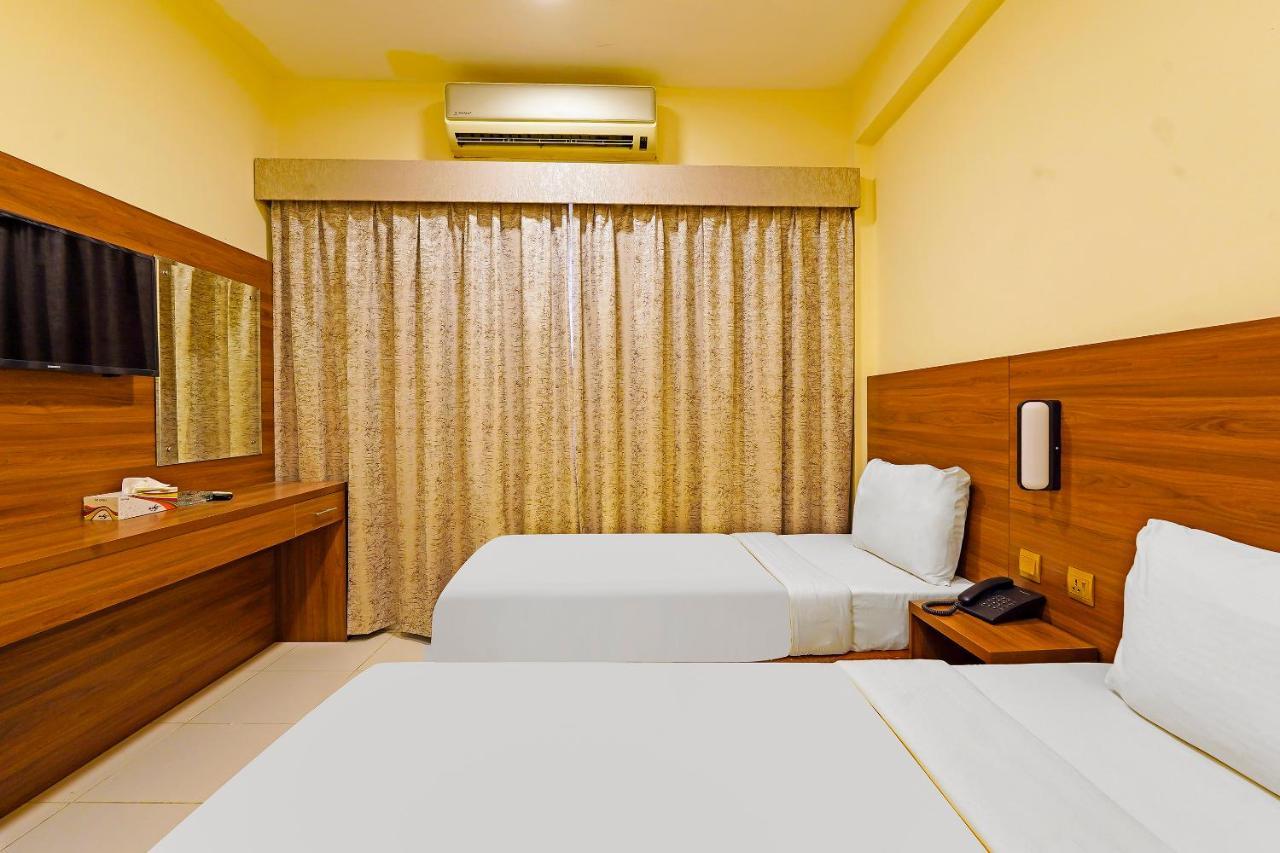 Oyo 925 Emirates Hotel ドバイ エクステリア 写真