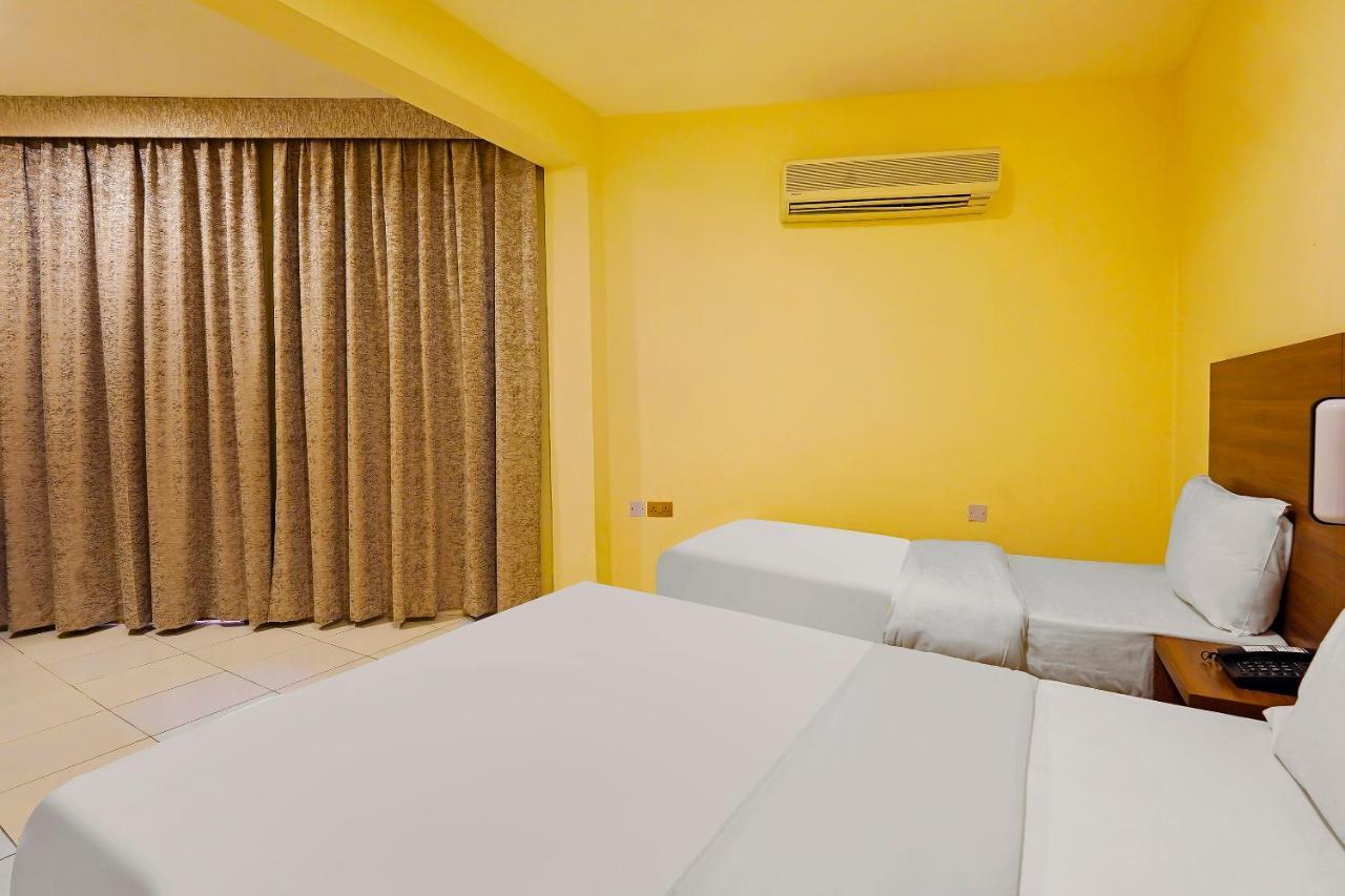 Oyo 925 Emirates Hotel ドバイ エクステリア 写真