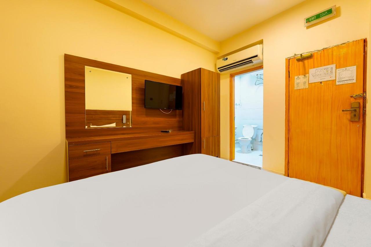 Oyo 925 Emirates Hotel ドバイ エクステリア 写真